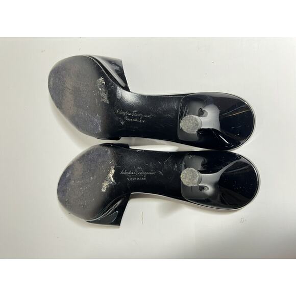 Salvatore Ferragamo EUC Black Patent Leather Kitten Heel Bow Slides Shoes 7 B - Picture 10 of 11